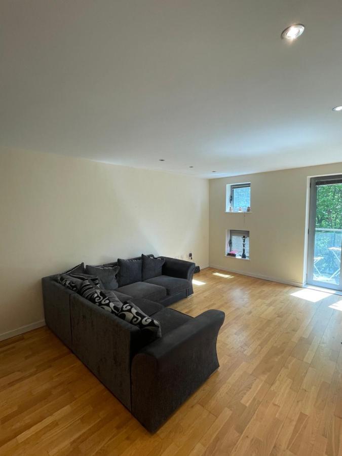 2 Bedroom Apartment In Leeds City Centre Exterior photo